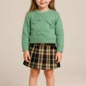Completo bambina con pullover verde con fiocchi e gonna scozzese